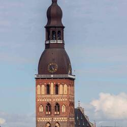 der Rigaer Dom St. Marien mit 140 Meter hohen Turm.