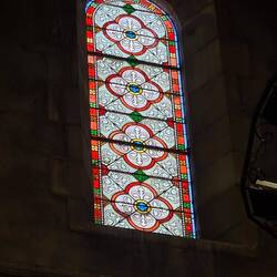 Kirche in Lapalisse - wunderschöne Kirchenfenster