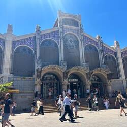 Mercado Central - gehört zu den größten und schönsten Markthallen Europas