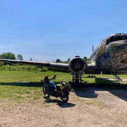 Ruine bei der ehemaligen Flugzeugkaverne Zeljava