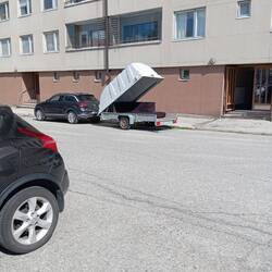 Damit transportiert Finnland alles. Ursprünglich für den Transport von kleinen Booten gedacht.