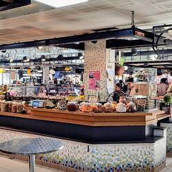 Die Markthalle🍰🥖🍾🥯🧇🍪🍑🍉🍊🍚🧀🥦