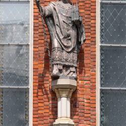 der erste Bischof von Riga, Albert von Buxthoeven, der den Bau des Domes veranlasst hat (1211)