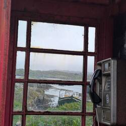Alle 500m eine Telefonzelle und ein Briefkasten