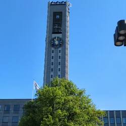 Glockenspiel zur vollen Stunde