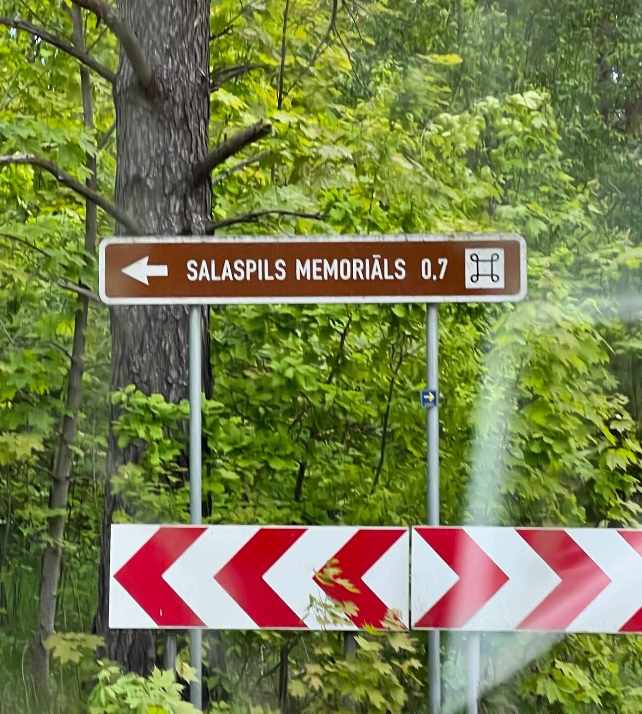 Auf dem Weg zur Gedenkstätte