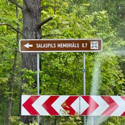 Auf dem Weg zur Gedenkstätte