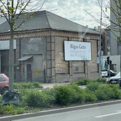 ... mit Holocaustmuseum