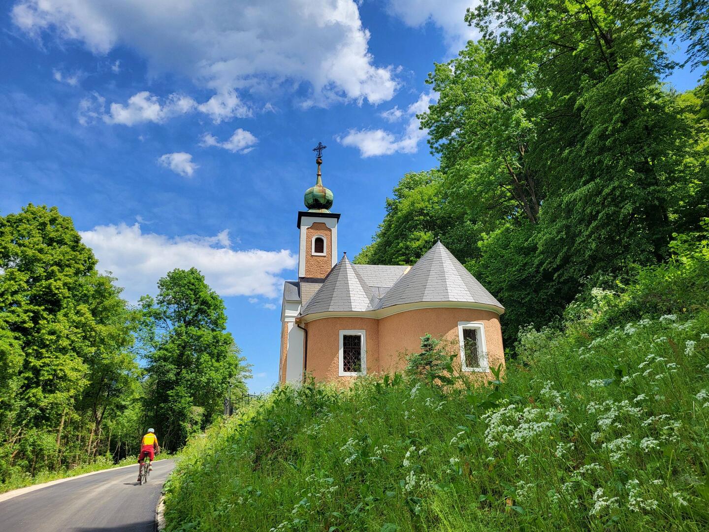 Der Radweg bei Davograd.
