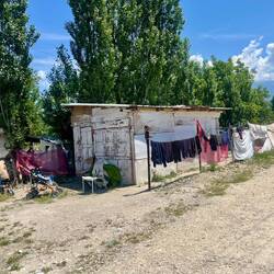 Les quartiers miséreux de la banlieue de Bérat