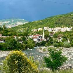 Et voici Çorovodë
