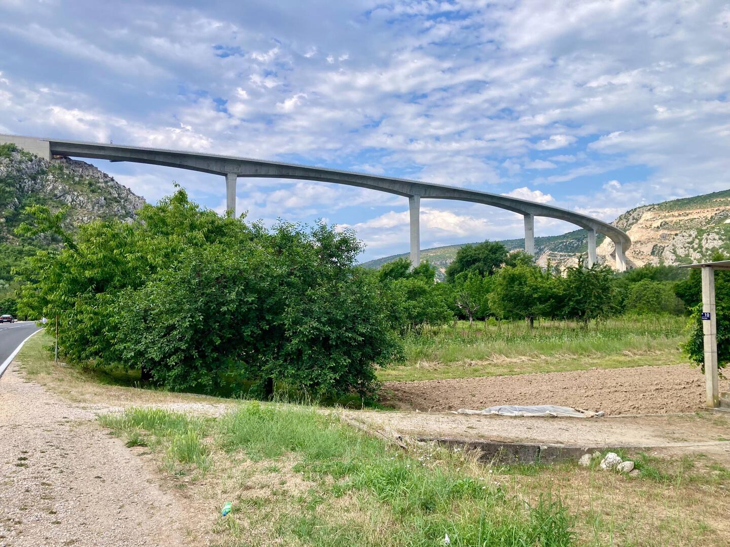 Bosnien baut auch eindrückliche Autobahnviadukte