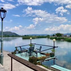 Opuzen ist im Delta des Neretva. Hier verzweigt sich der Fluss.