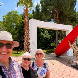 A selfie-op with Cem Sağbil's "Charon's Boat" at Kültürpark — Alsancak, İzmir.