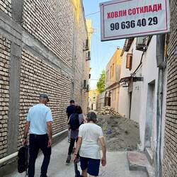 This is the way to our restaurant?