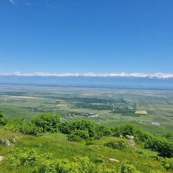 Blick von Kornabuji in den grossen Kaukasus