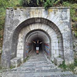 Fußgängertunnel unter der Burg