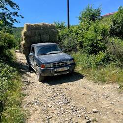 Je me décale du chemin sinon je vais manger de la paille