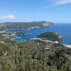 Blick auf Paleokastritsa