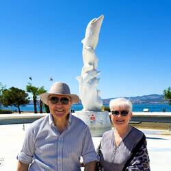 Photo op along the Bostanlı-Karşıyaka waterfront — İzmir.