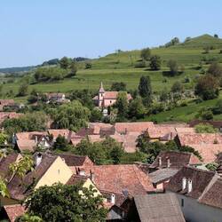 Aussicht von der Kirchenburg auf eine (für uns) typische Landschaft in Siebenbürgen