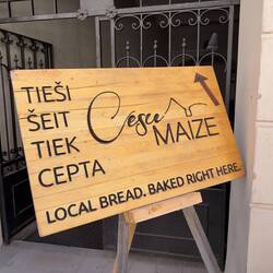Auf dem Rückweg haben wir hier leckeres Brot gekauft, frisch gebacken!