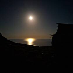 Coucher dans un autre de nos spots fétiches, en dessous d'Anopoli 🩵💙