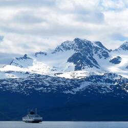 Unsere Fähre über den Lyngenfjord kommt an