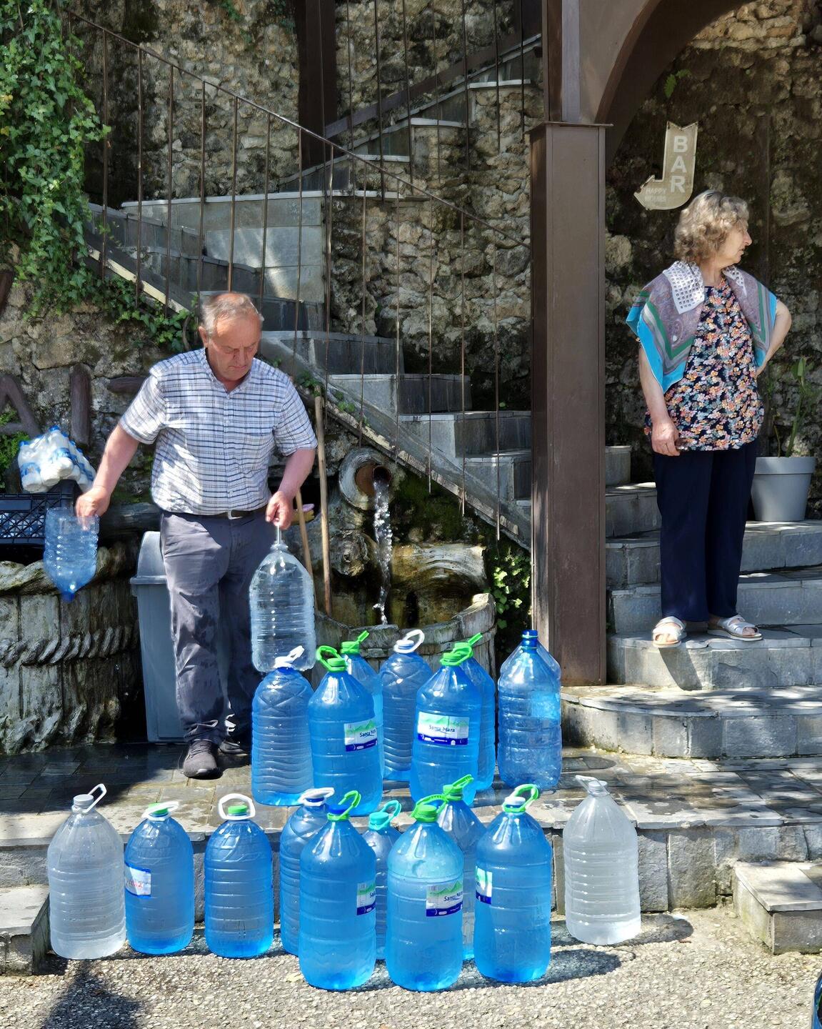 Quellfrische Trinkwasserabfüllung im großen Stil