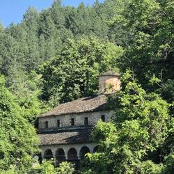 Orthodoxe Kirche im Wald