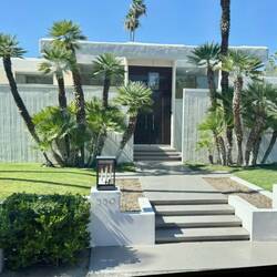 Kurt Russell & Goldie Hawn Home for 3 years