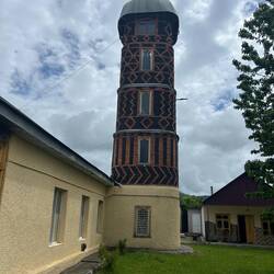 La vielle mosquée de Duisi où nous assistons à la cérémonie du Zikr des femmes