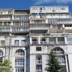 Schlecht gealterter sowjetischer Prachtbau / Poorly aged Soviet magnificent building
