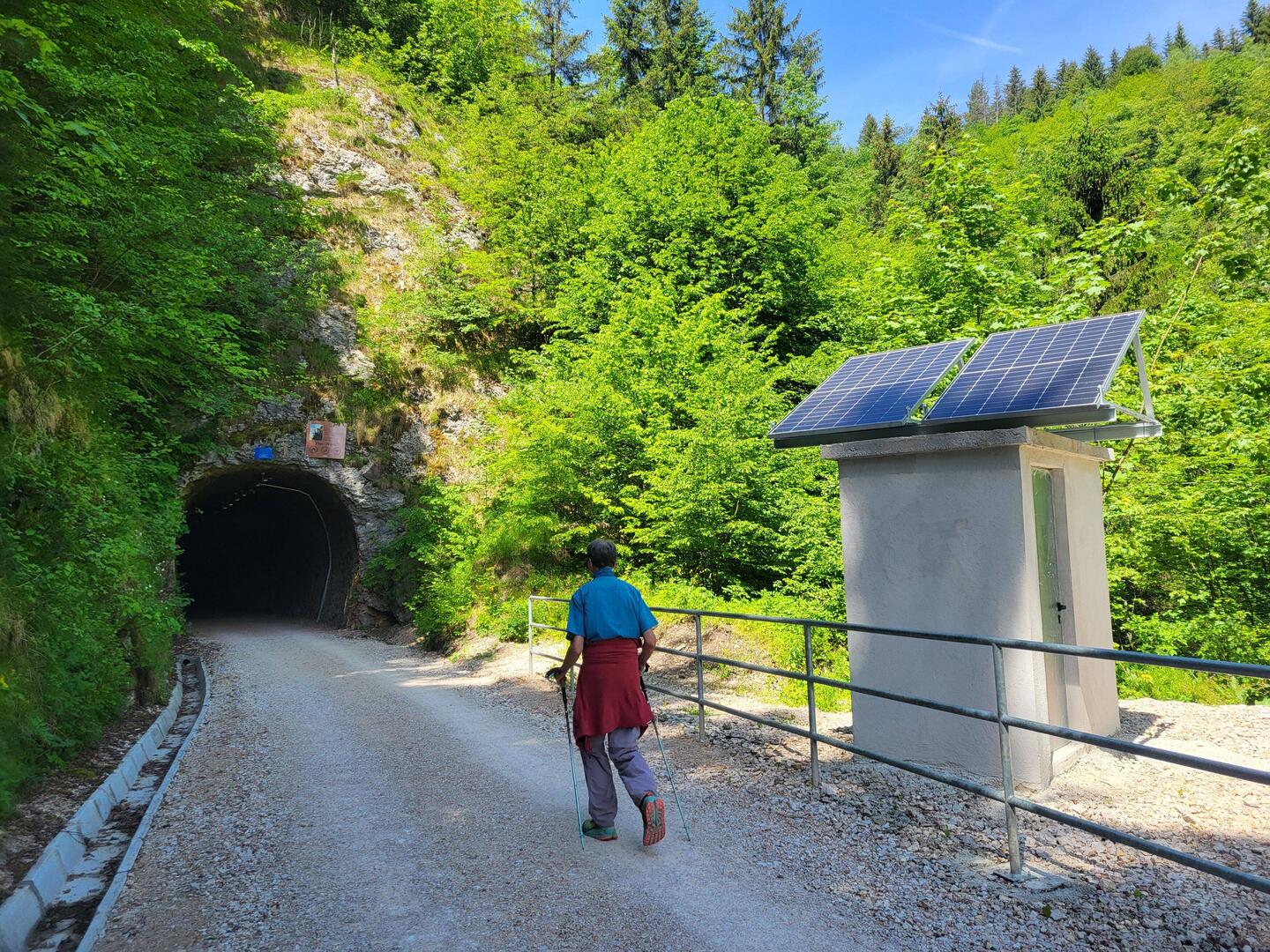 Solarbeleuchtete Tunnel