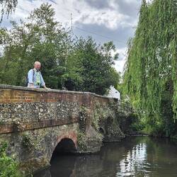 Brücke über den Darent und...