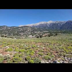 Vidéo-diaporama d'Aradena à Livaniana, par la route en lacets si 😍😍😍
