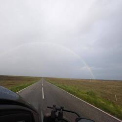 Wir verlassen die Insel durch ein Regenbogentor ❤️