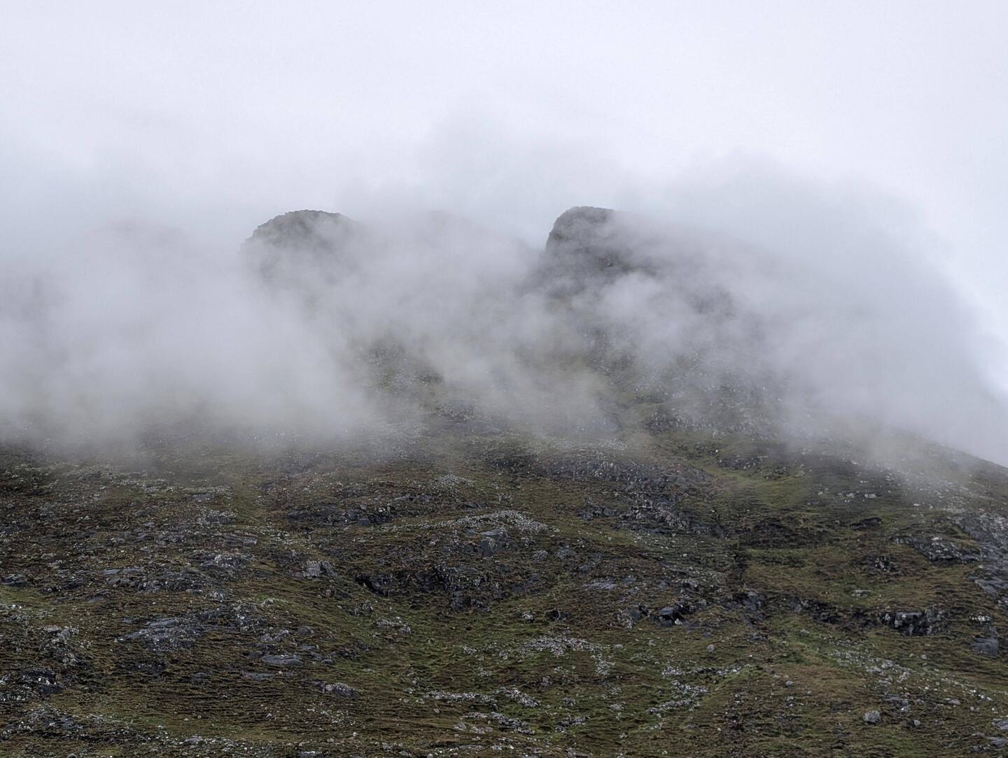 Tief hängende Wolken und Regen begrüßten uns auf Harris/Lewis und blieben uns die Woche erhalten...