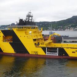 Die Tor Viking, ein Offshore-Arbeitsschiff
