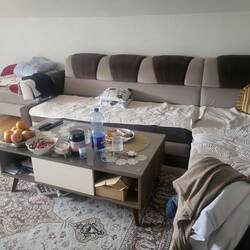 Kurz darauf sitzen wir gemütlich im Wohnzimmer.
