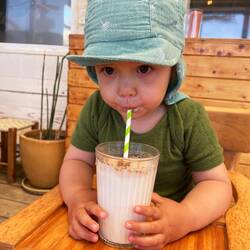 Toni hat dieses Glas Milch in ca. 10 Sekunden geext.