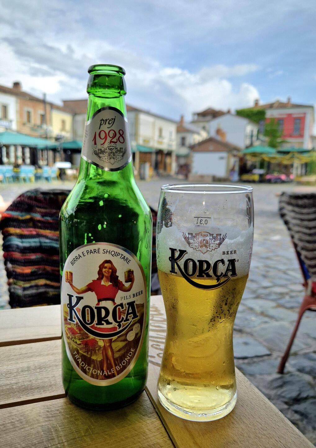 Das beste albanische Bier heißt und ist aus Korça