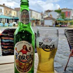 Ein gutes albanisches Bier heißt und ist aus Korça