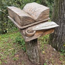 There were plenty of wood cravings along the side of the road past La Noce
