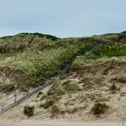 vom Campingplatz geht es 82 Treppenstufen nach unten :-)