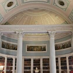 Die Bibliothek - ein neoklassizistisches Meisterstück des schottischen Architekten Robert Adams