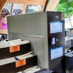Kerze von 10 bis 300 Euro kaufen und gleich mit Kreditkarte am Automaten zahlen 🤔🤔