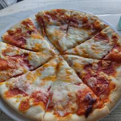 TK-Pizza (sehr lecker, 8/10)