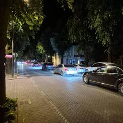 Es staut sich auf der Straße am Dienstag abend