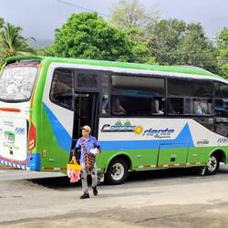 Mit dem local Bus zum Tayrona Nationalpark